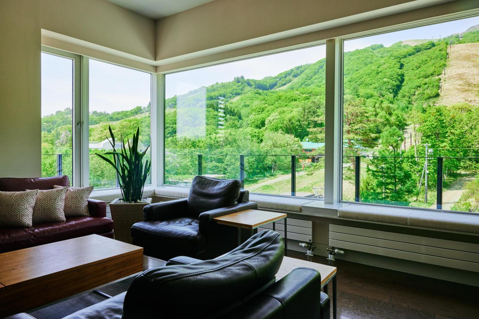 Mountain Side Hakuba Hotel Exterior photo