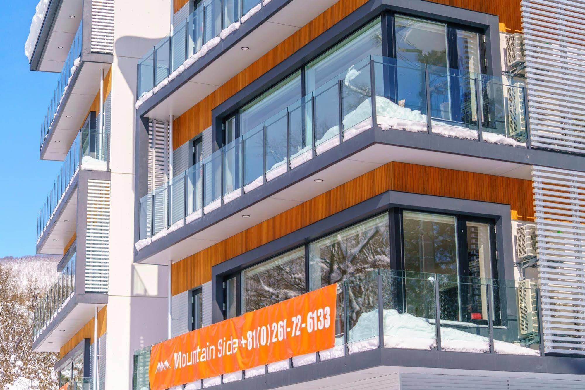 Mountain Side Hakuba Hotel Exterior photo